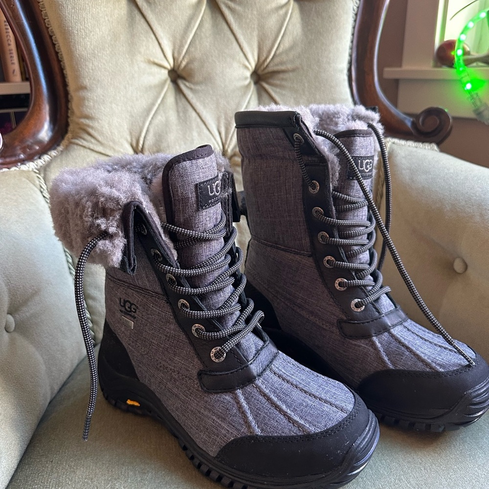 UGG Women's Adirondack II Charcoal Winter Boots